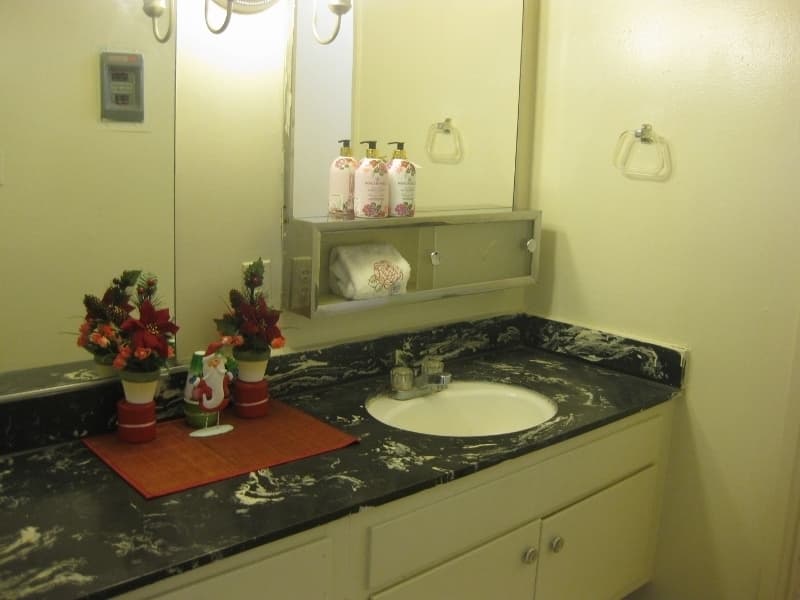 Hawthorne Apartment: 12714 Inglewood Ave.