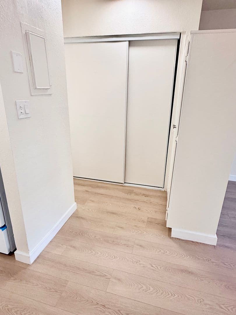 Gardena Apartment: 835 W. Rosecrans Ave