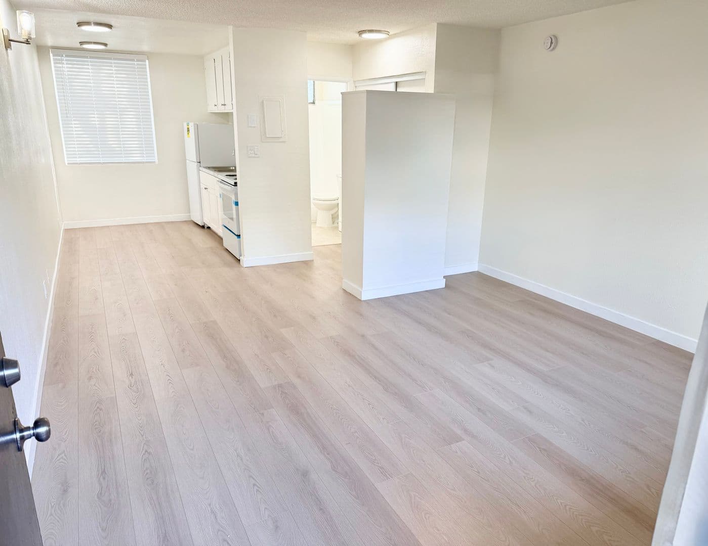 Gardena Apartment: 835 W. Rosecrans Ave