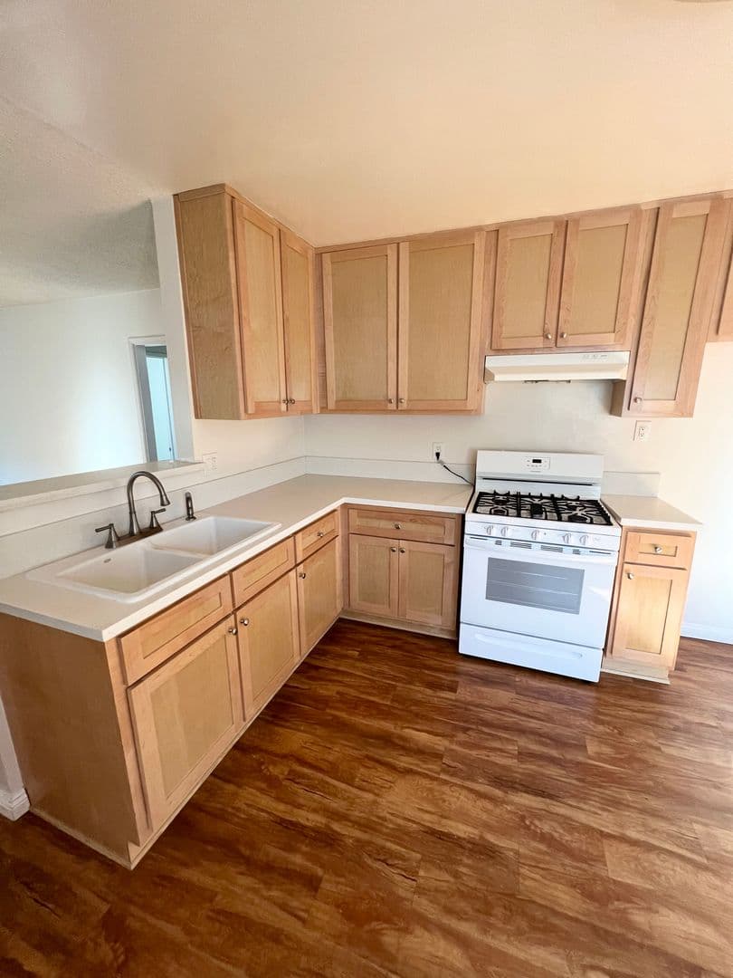 Torrance Apartment: 20346 Anza Ave