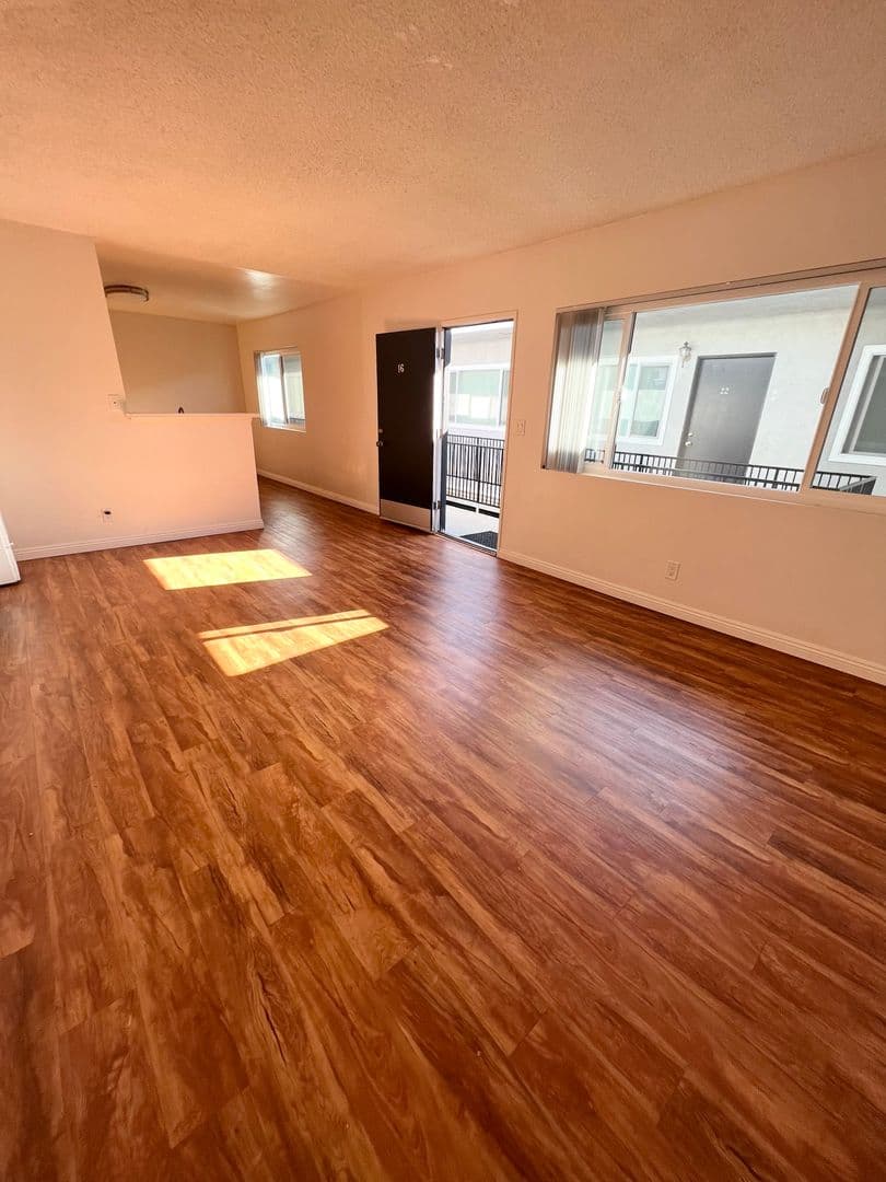 Torrance Apartment: 20346 Anza Ave