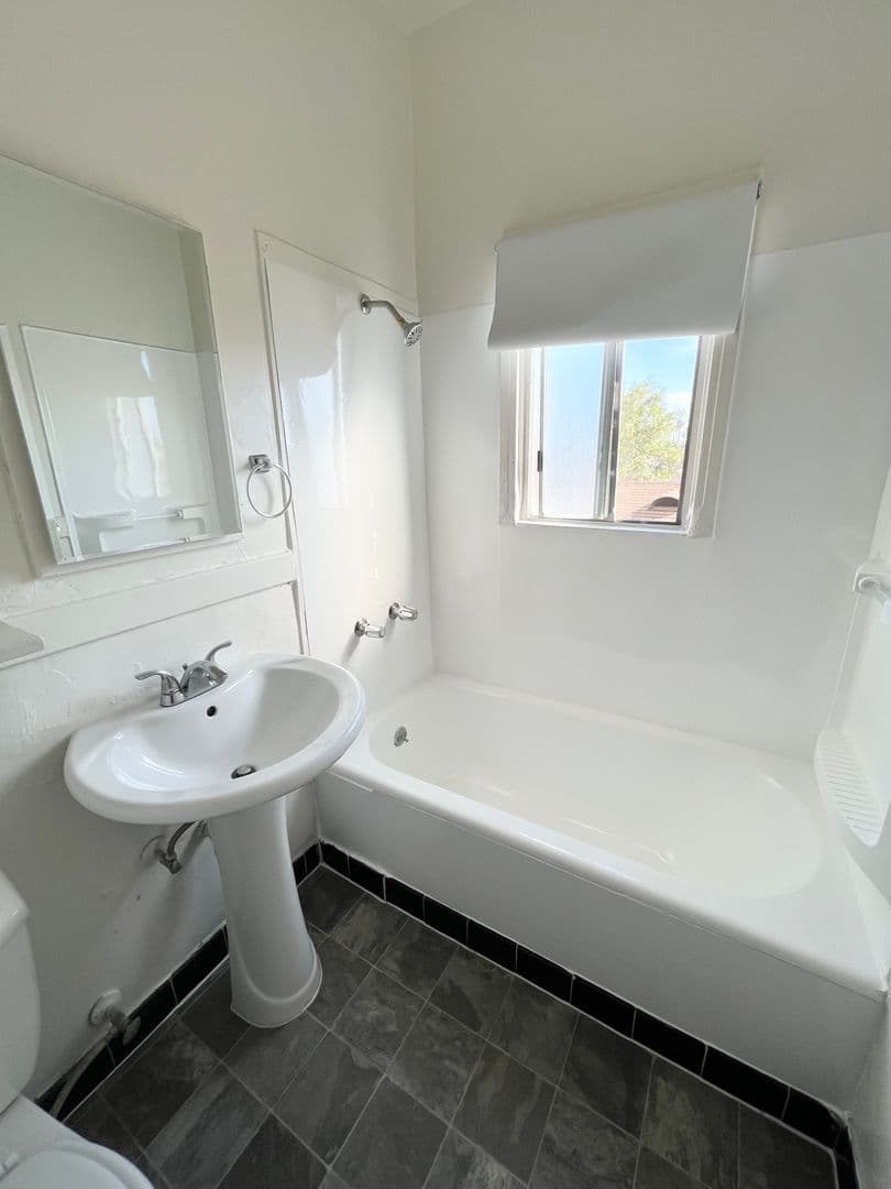 Wilmington Apartment: 1147 Broad Ave.