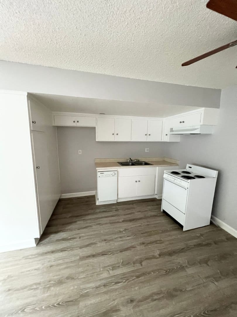 Torrance Apartment: 3344-3408 Redondo Beach Blvd.