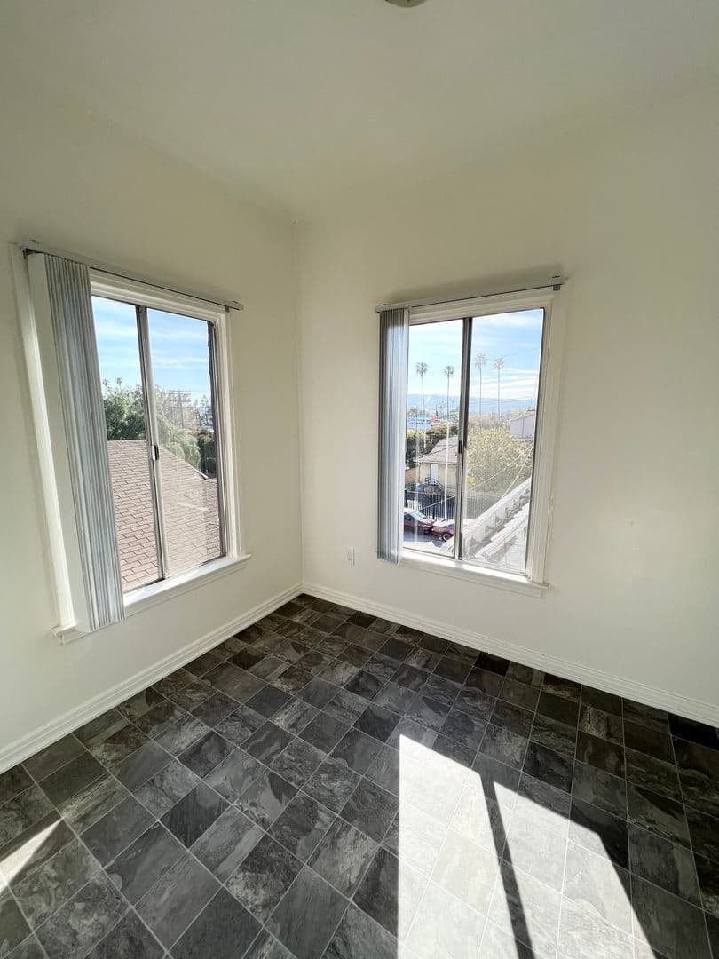 Wilmington Apartment: 1147 Broad Ave.