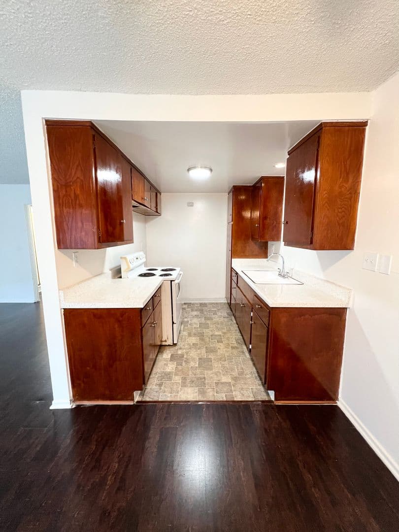 Torrance Apartment: 3344-3408 Redondo Beach Blvd.