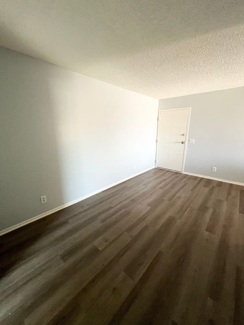 Wilmington Apartment: 606-638