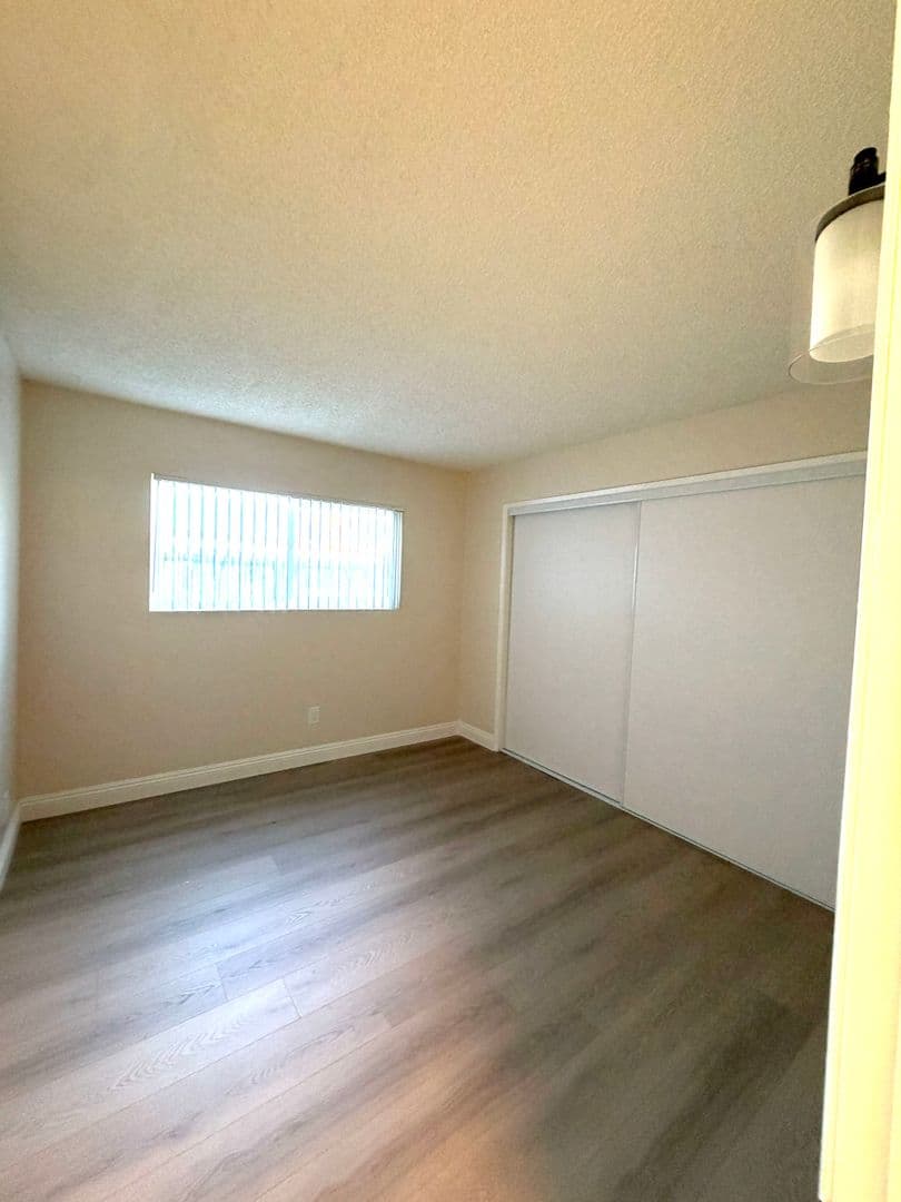 Torrance Apartment: 23015 Madison St