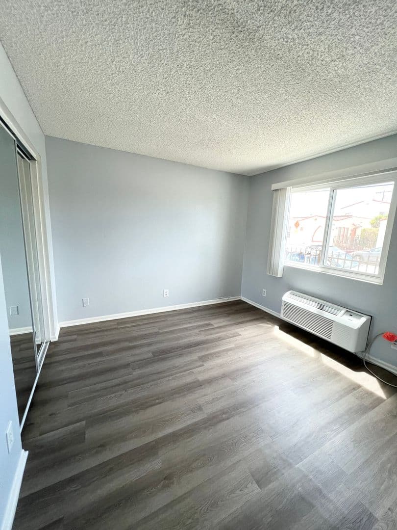 Wilmington Apartment: 606-638