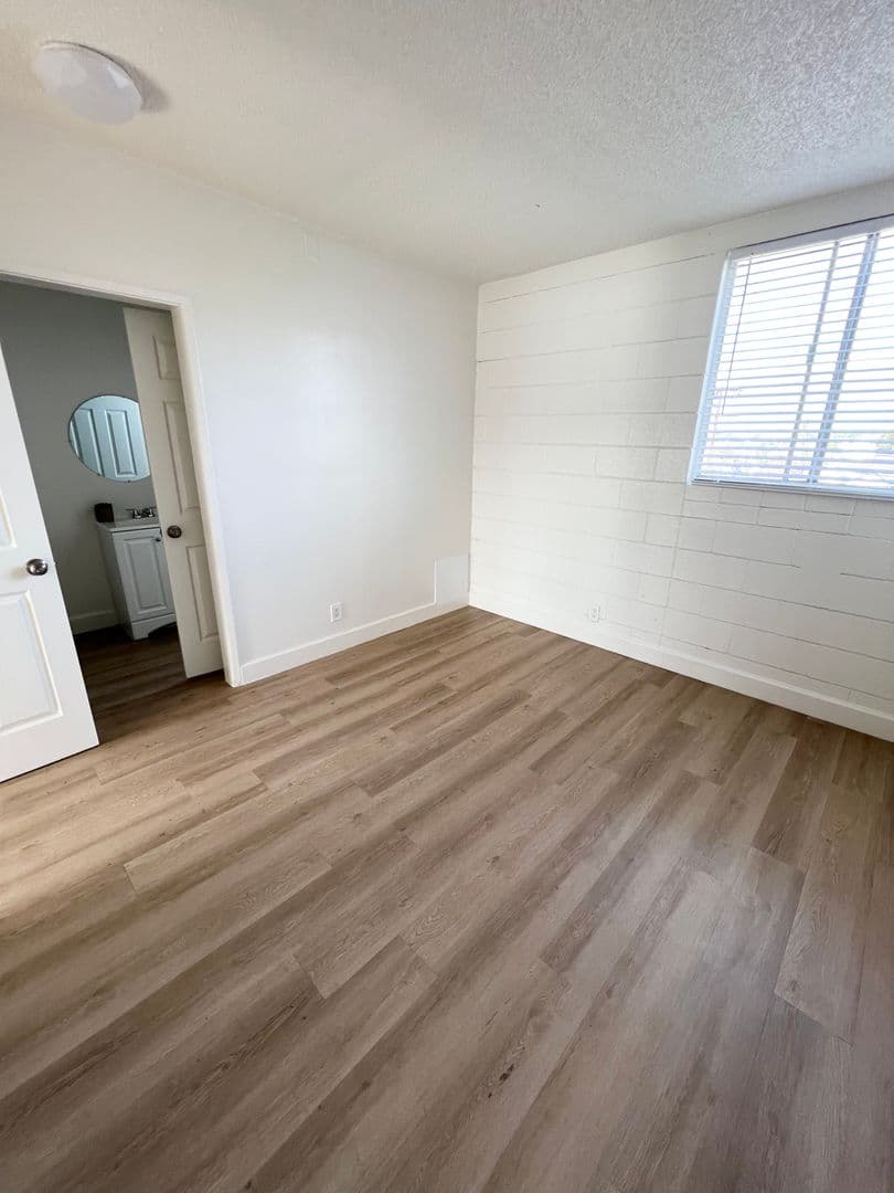 Gardena Apartment: 835 W. Rosecrans Ave
