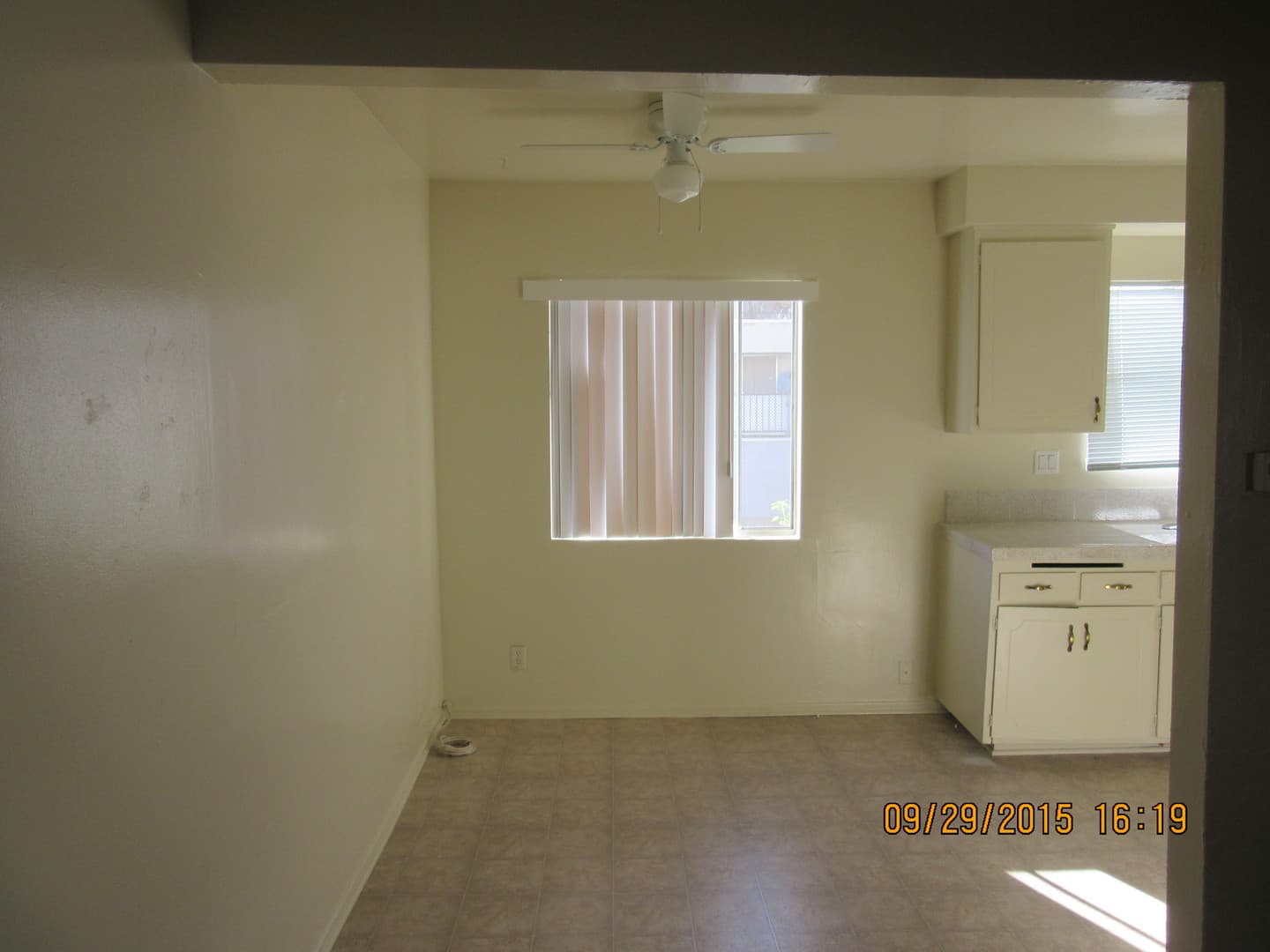 Hawthorne Apartment: 4012 W 129th St,