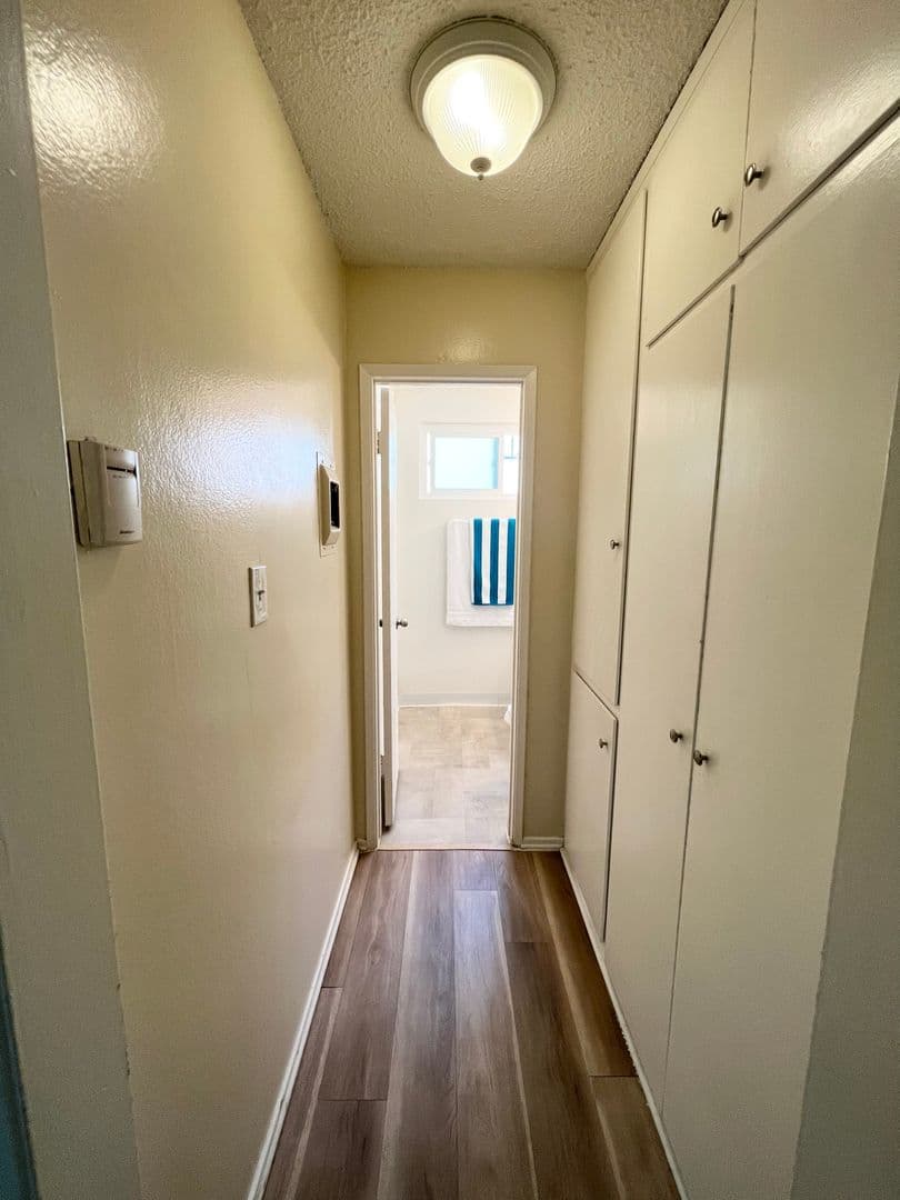 Lomita Apartment: 25843 Narbonne Ave