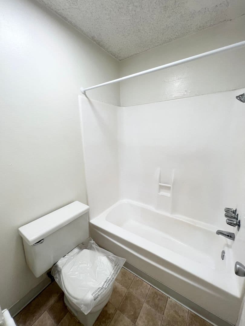 Hawthorne Apartment: 12534 Inglewood Ave.