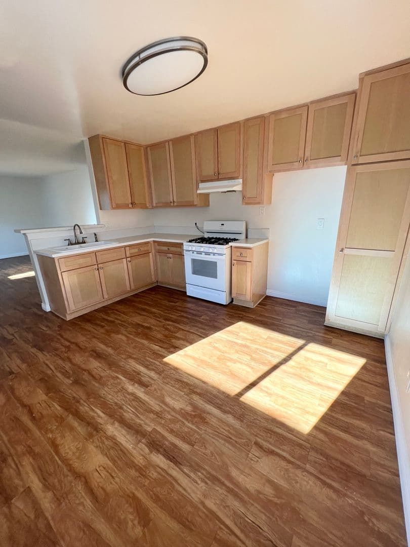 Torrance Apartment: 20346 Anza Ave