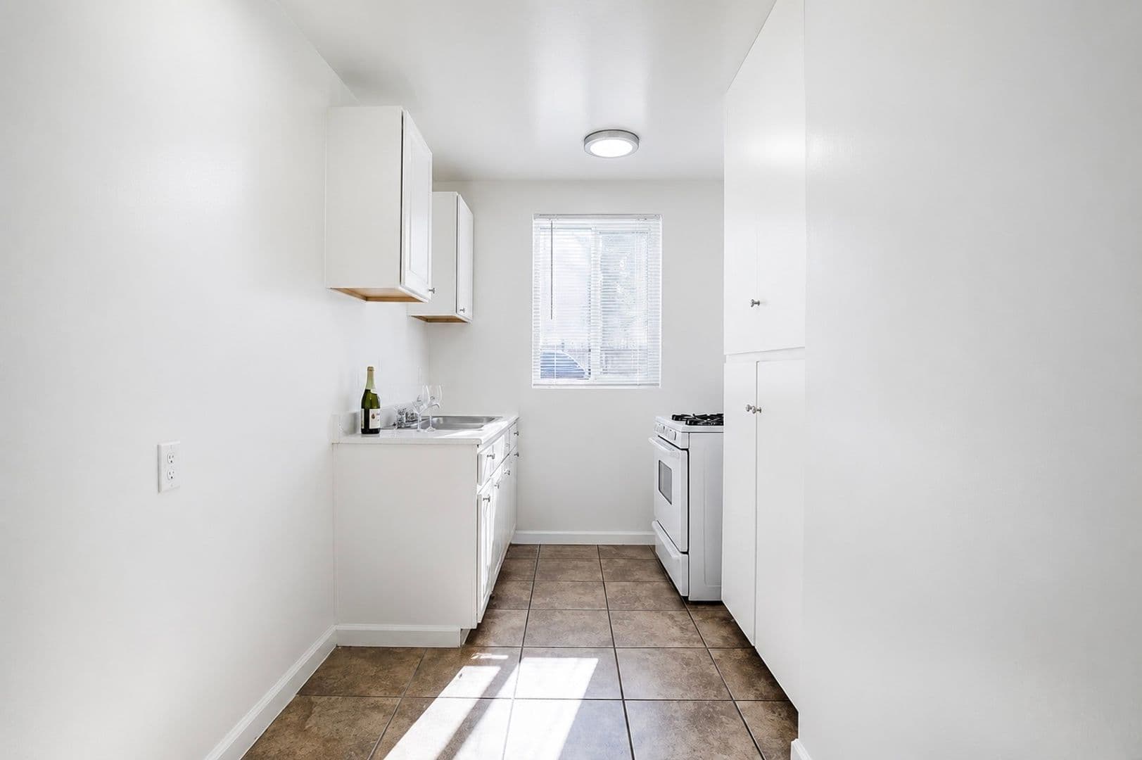 GARDENA Apartment: 15001 CRENSHAW BLVD.