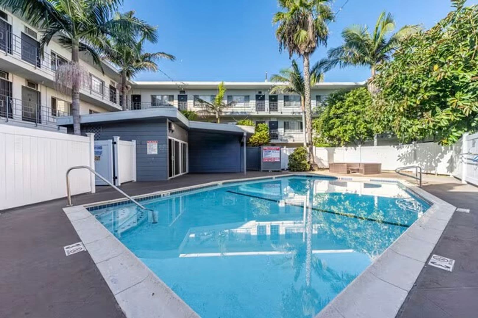 Gardena Apartment: 835 W. Rosecrans Ave