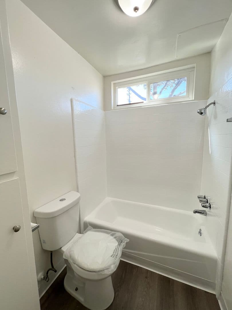 Long Beach Apartment: 3251 E. Artesia Blvd.