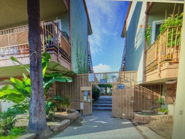 Long Beach Apartment: 1153-1161 Magnolia Avenue