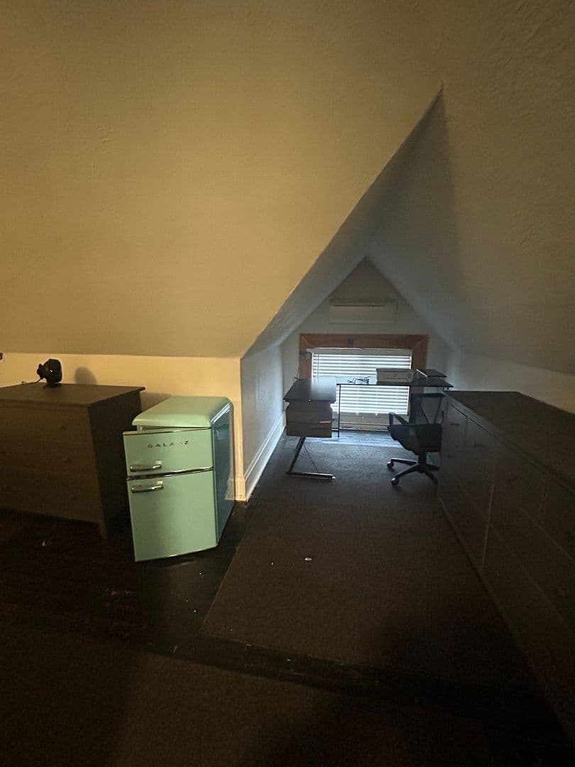 Coraopolis Apartment: 930 Ridge Ave
