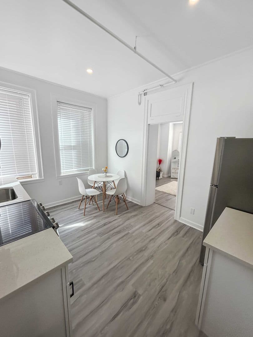 Pittsburgh Apartment: 4018 PENN AVE