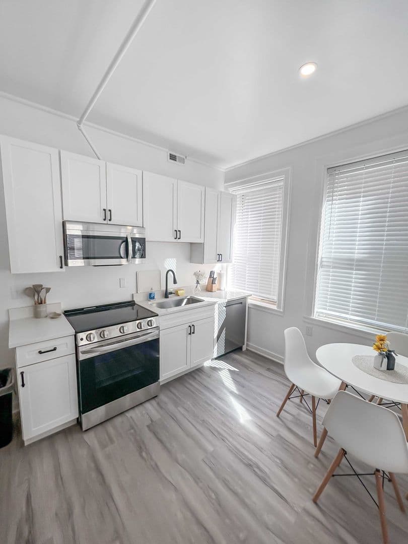 Pittsburgh Apartment: 4018 PENN AVE