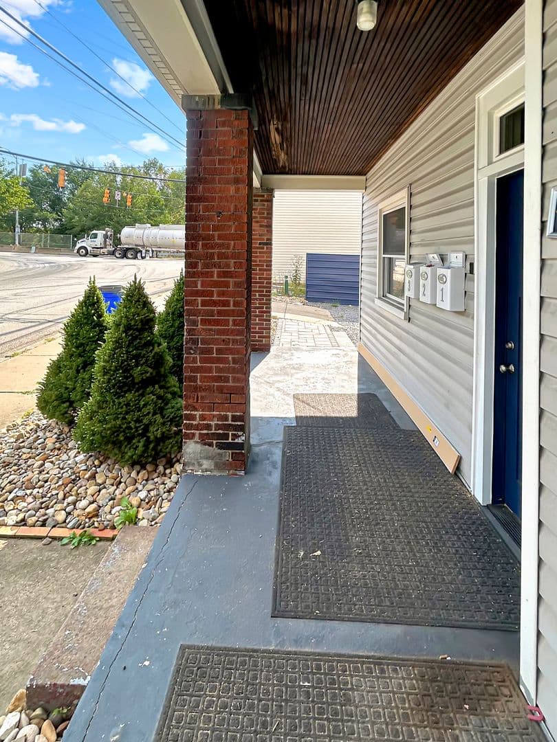 Coraopolis Apartment: 1524 4th Avenue