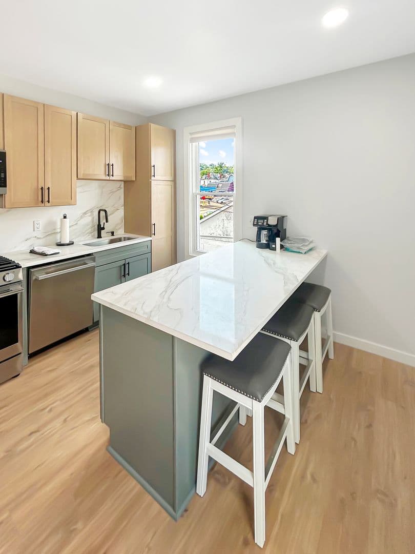 Coraopolis Apartment: 1524 4th Avenue