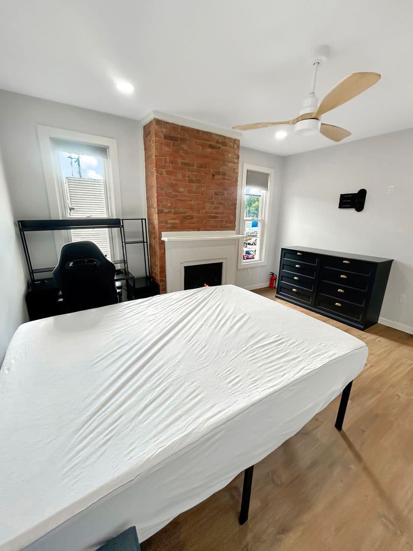 Coraopolis Apartment: 1524 4th Avenue
