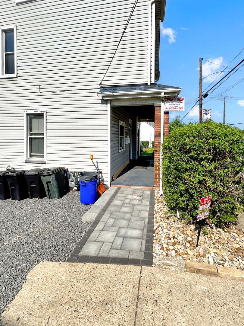 Coraopolis Apartment: 1524 4th Avenue