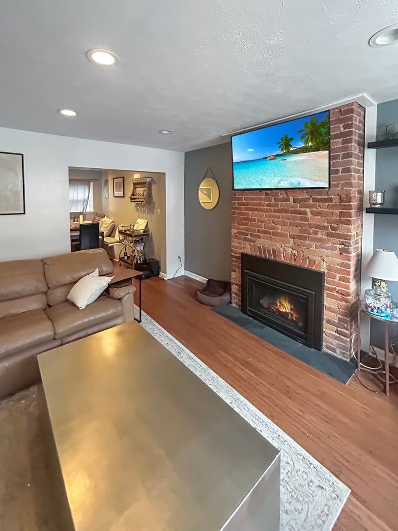 PITTSBURGH House: 262 45TH ST