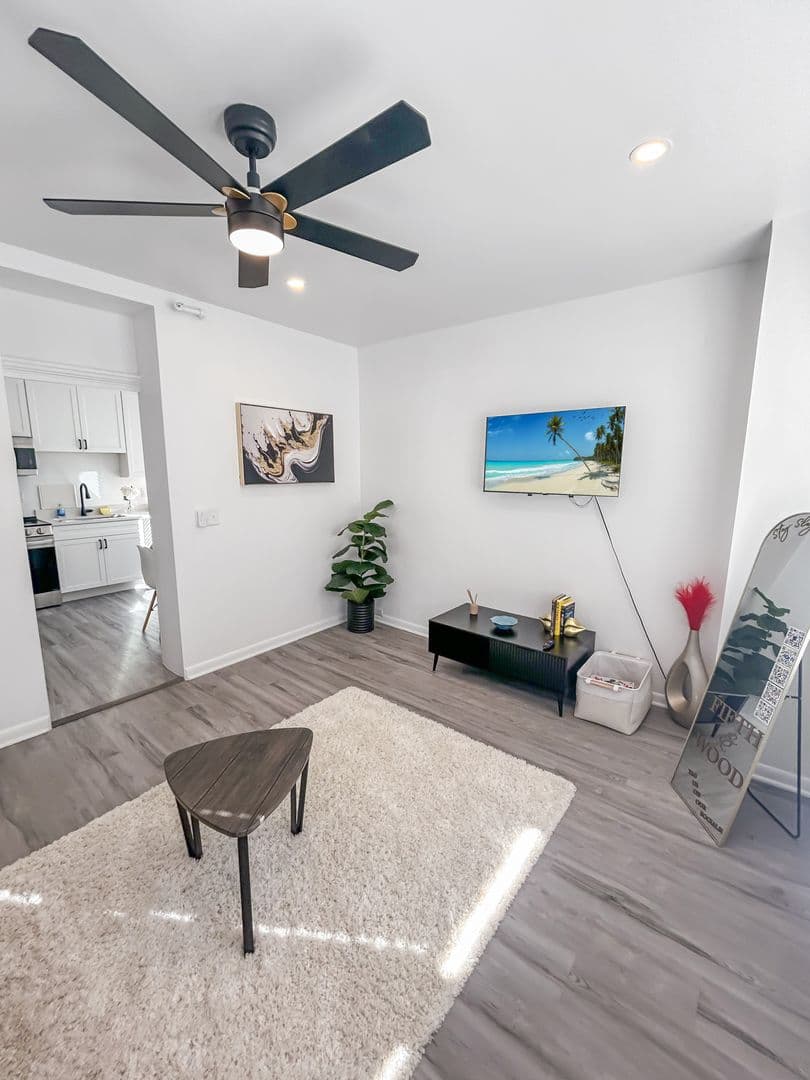 Pittsburgh Apartment: 4018 PENN AVE