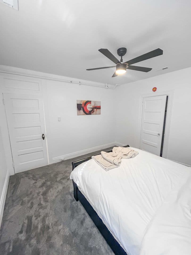Pittsburgh Apartment: 4018 PENN AVE
