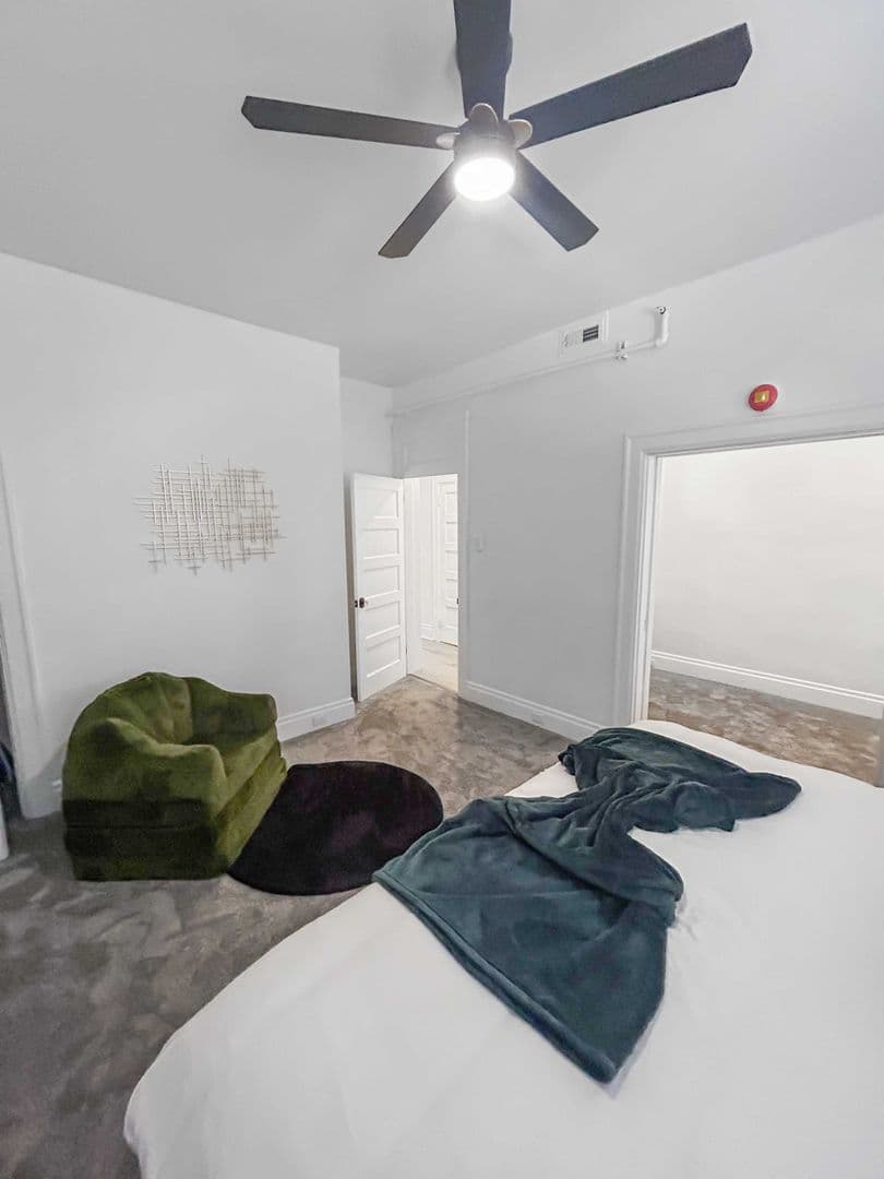 Pittsburgh Apartment: 4018 PENN AVE