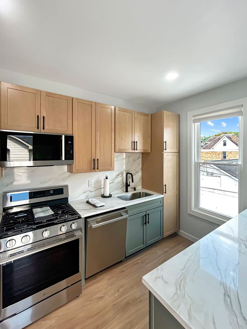 Coraopolis Apartment: 1524 4th Avenue