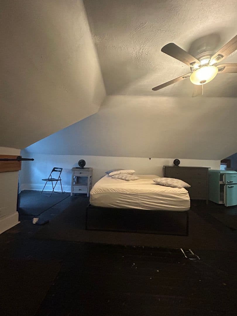 Coraopolis Apartment: 930 Ridge Ave