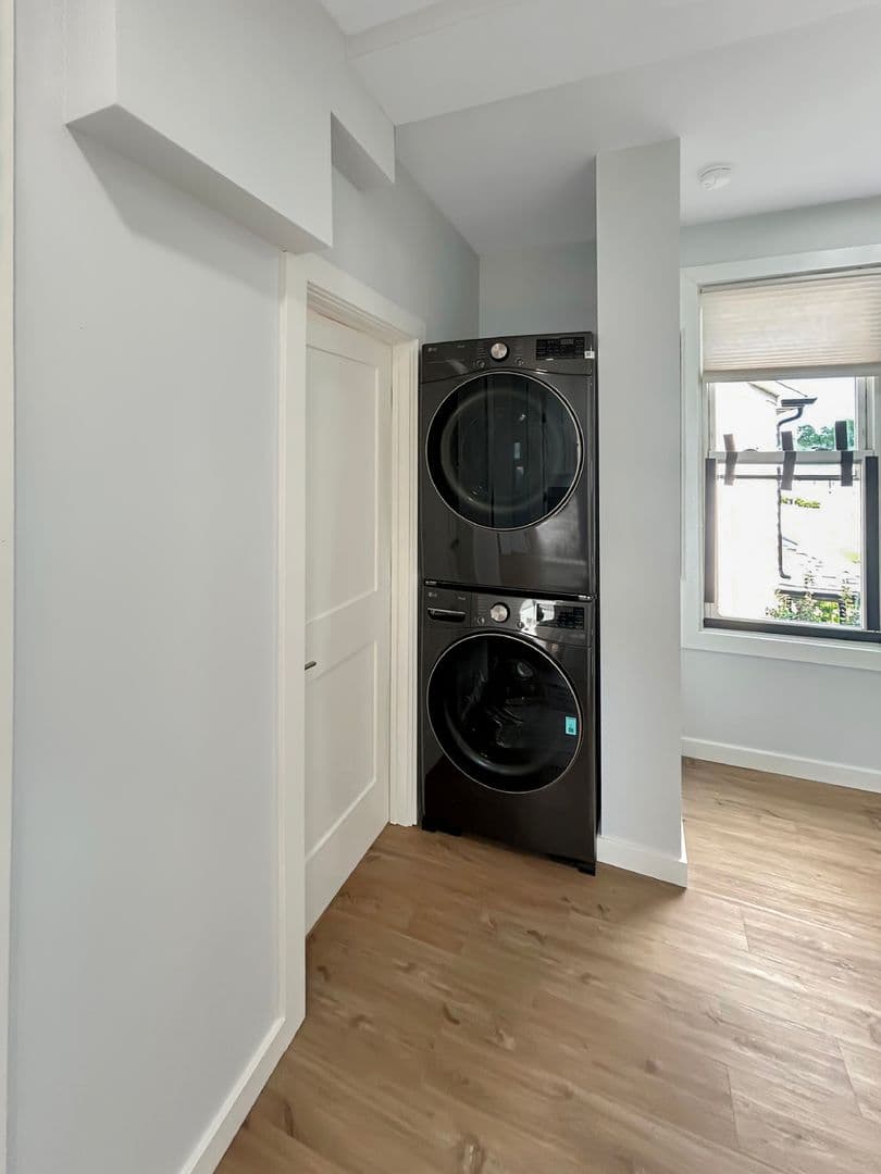 Coraopolis Apartment: 1524 4th Avenue