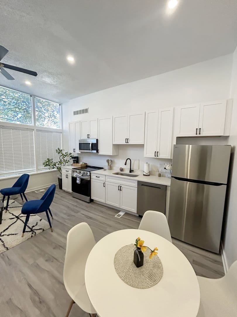 Pittsburgh Apartment: 4018 PENN AVE