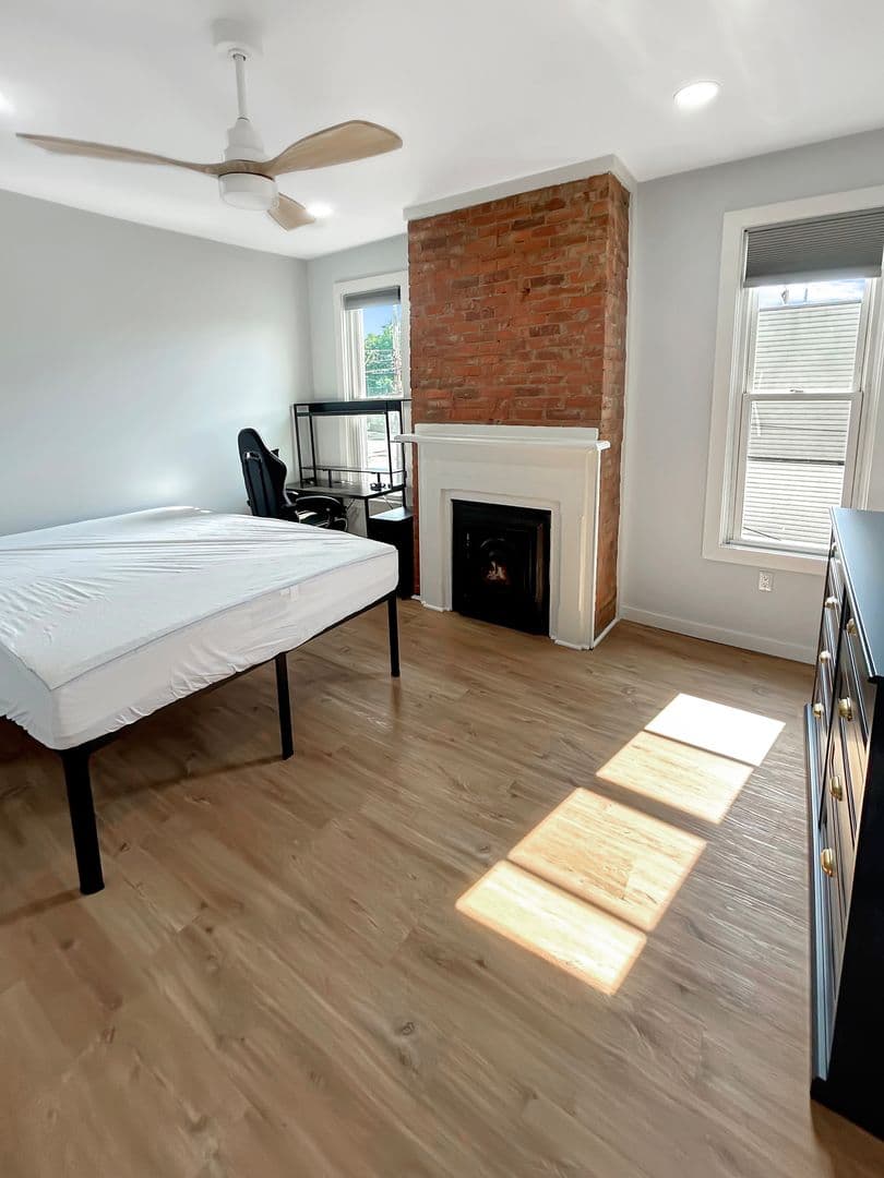 Coraopolis Apartment: 1524 4th Avenue