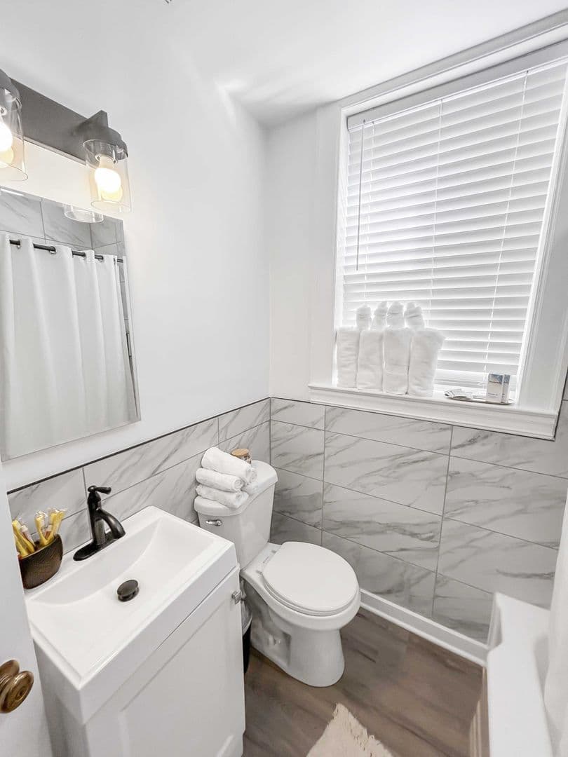 Pittsburgh Apartment: 4018 PENN AVE