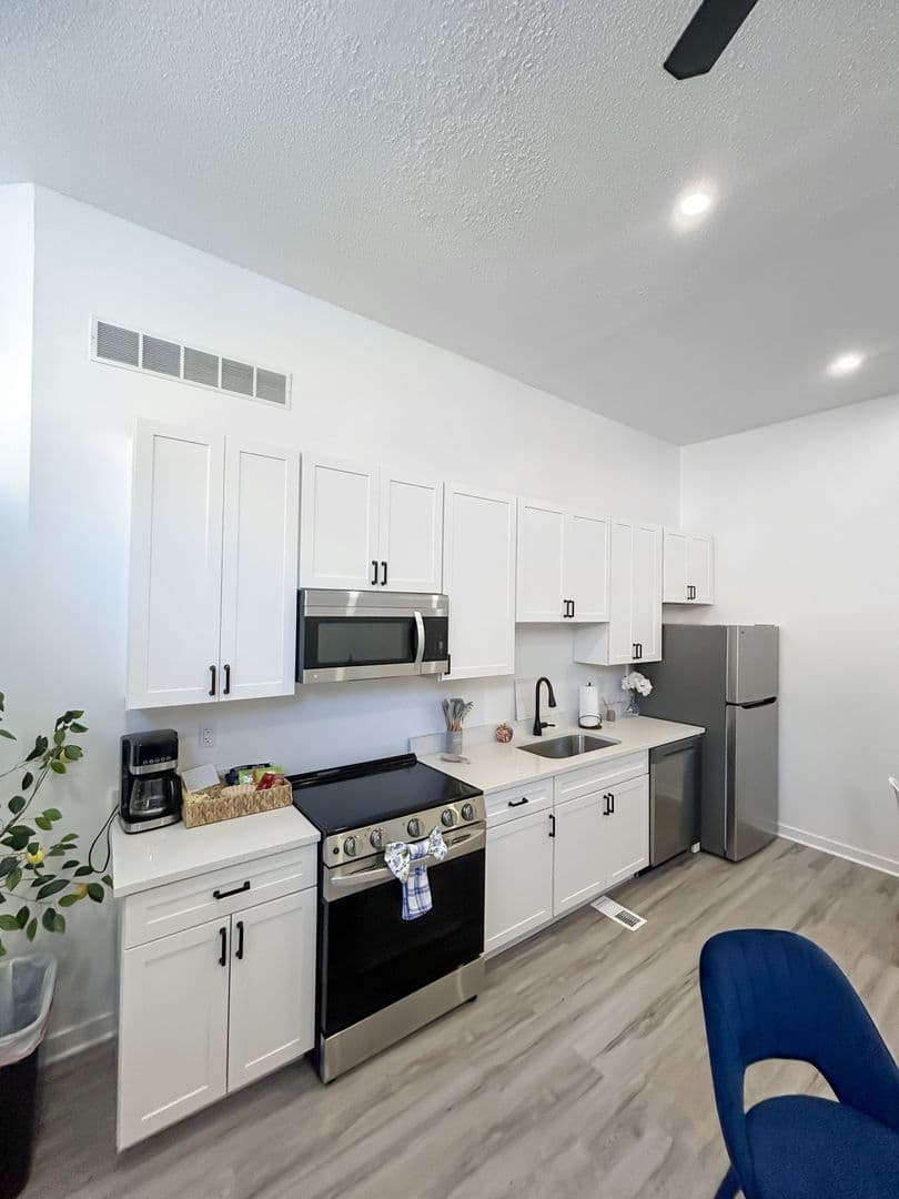 Pittsburgh Apartment: 4018 PENN AVE