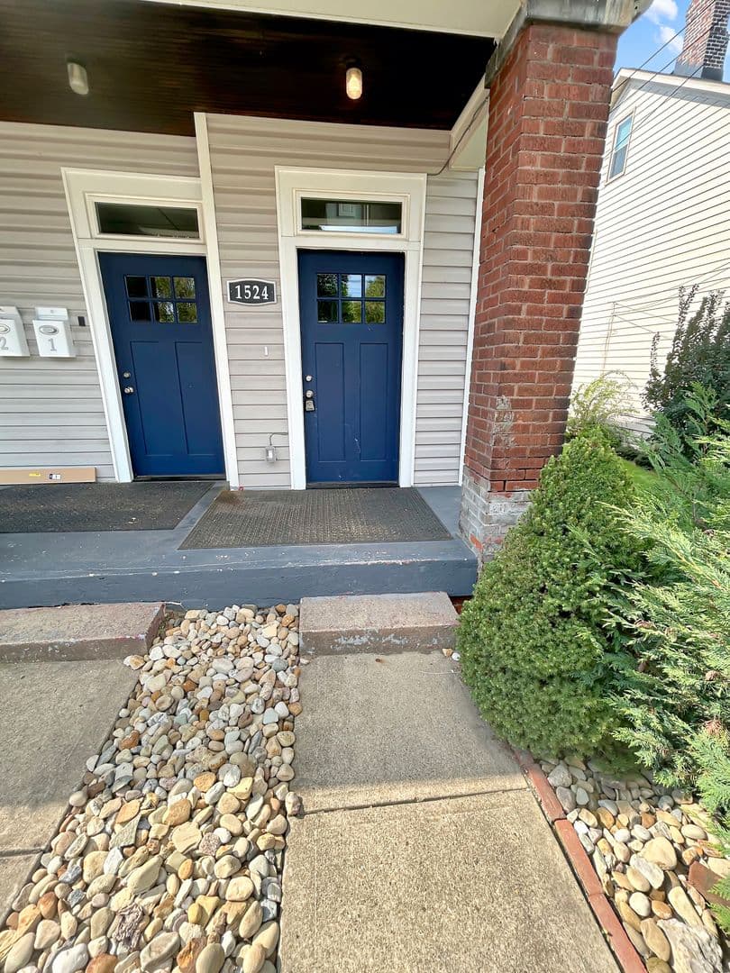 Coraopolis Apartment: 1524 4th Avenue