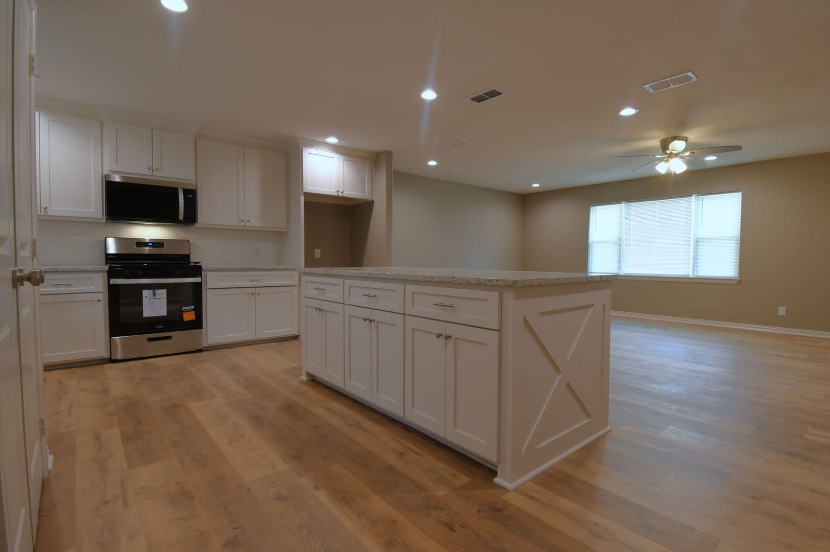 Tyler House: 710 N Englewood Ave