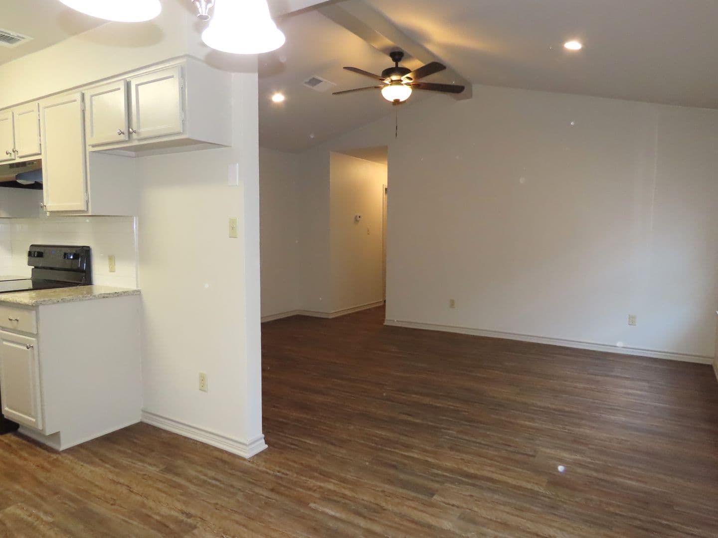 Whitehouse House: 10110 Wooded Way