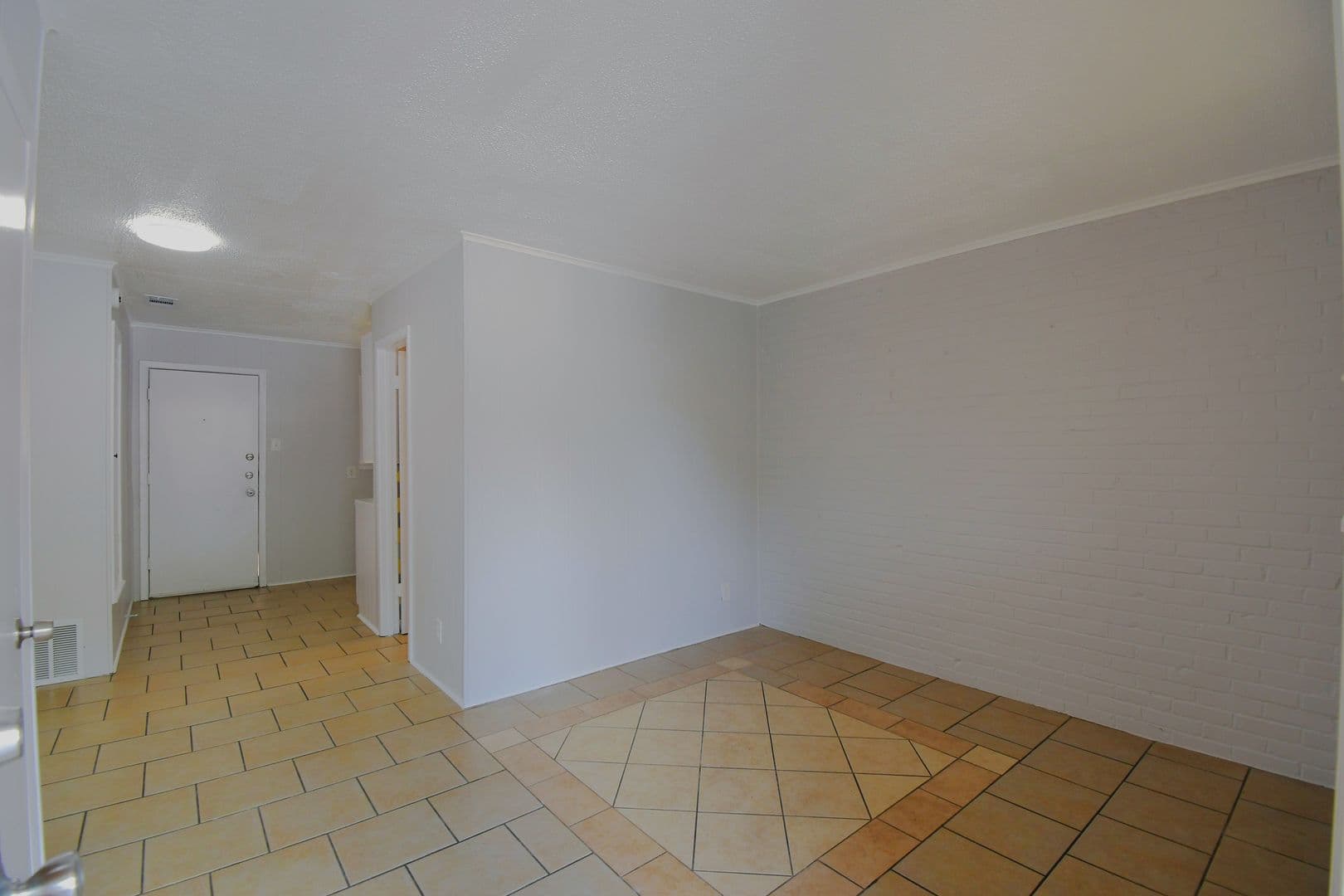 Tyler House: 1629 W Mims Unit 101