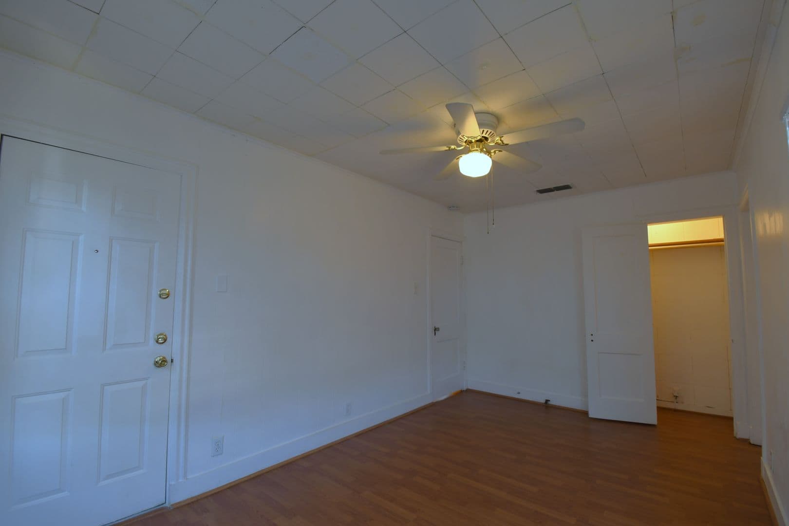 Tyler House: 420 E Lake St