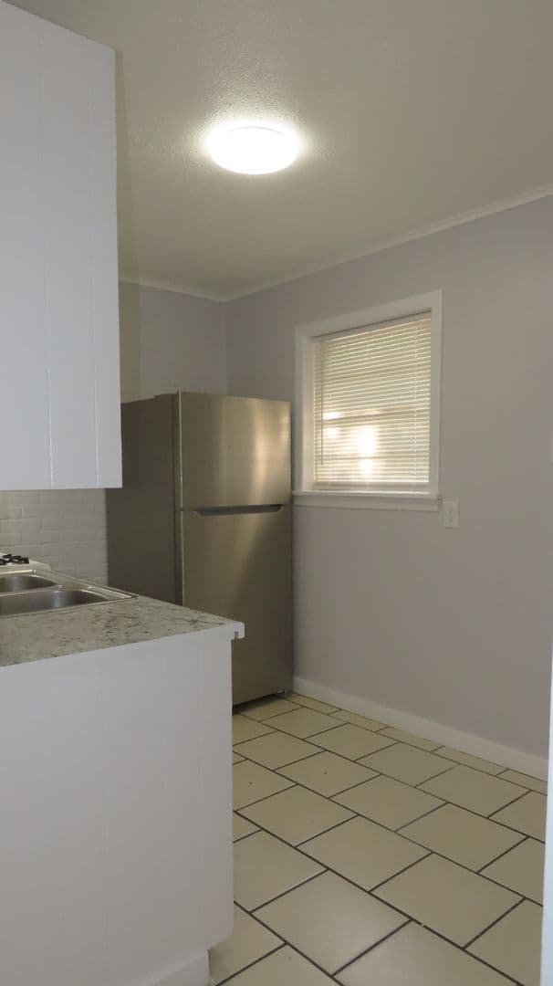 Tyler House: 1629 W Mims Unit 102