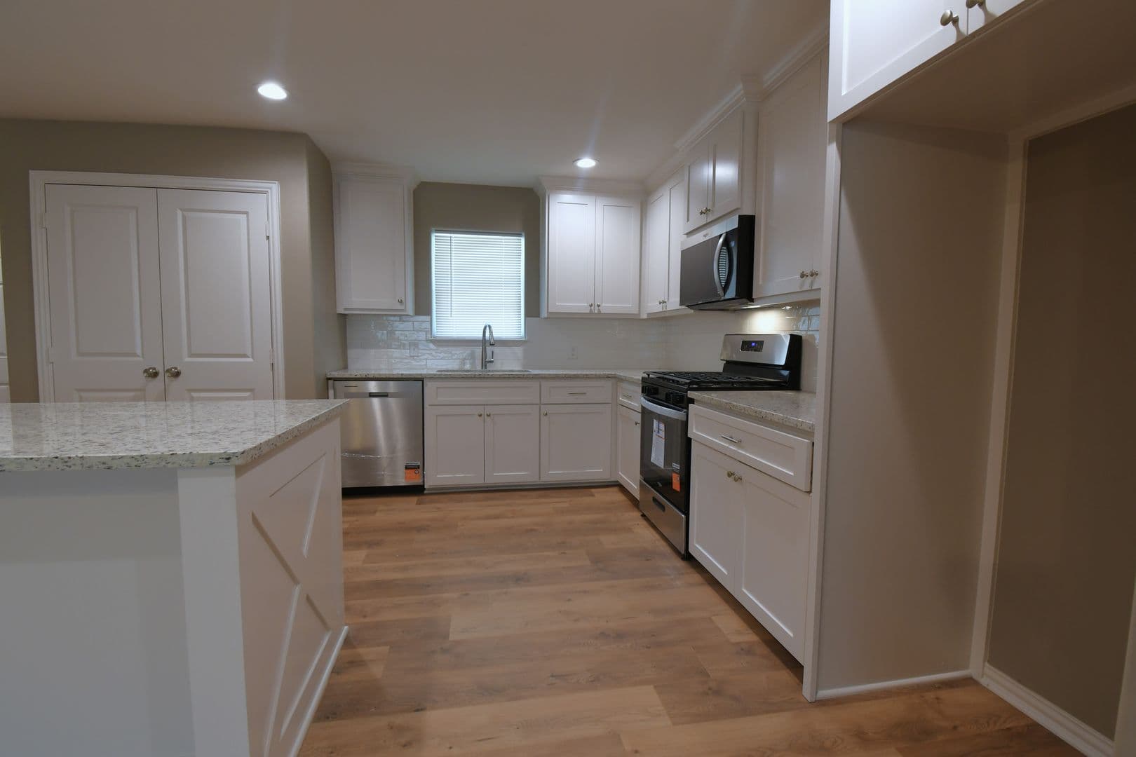 Tyler House: 710 N Englewood Ave