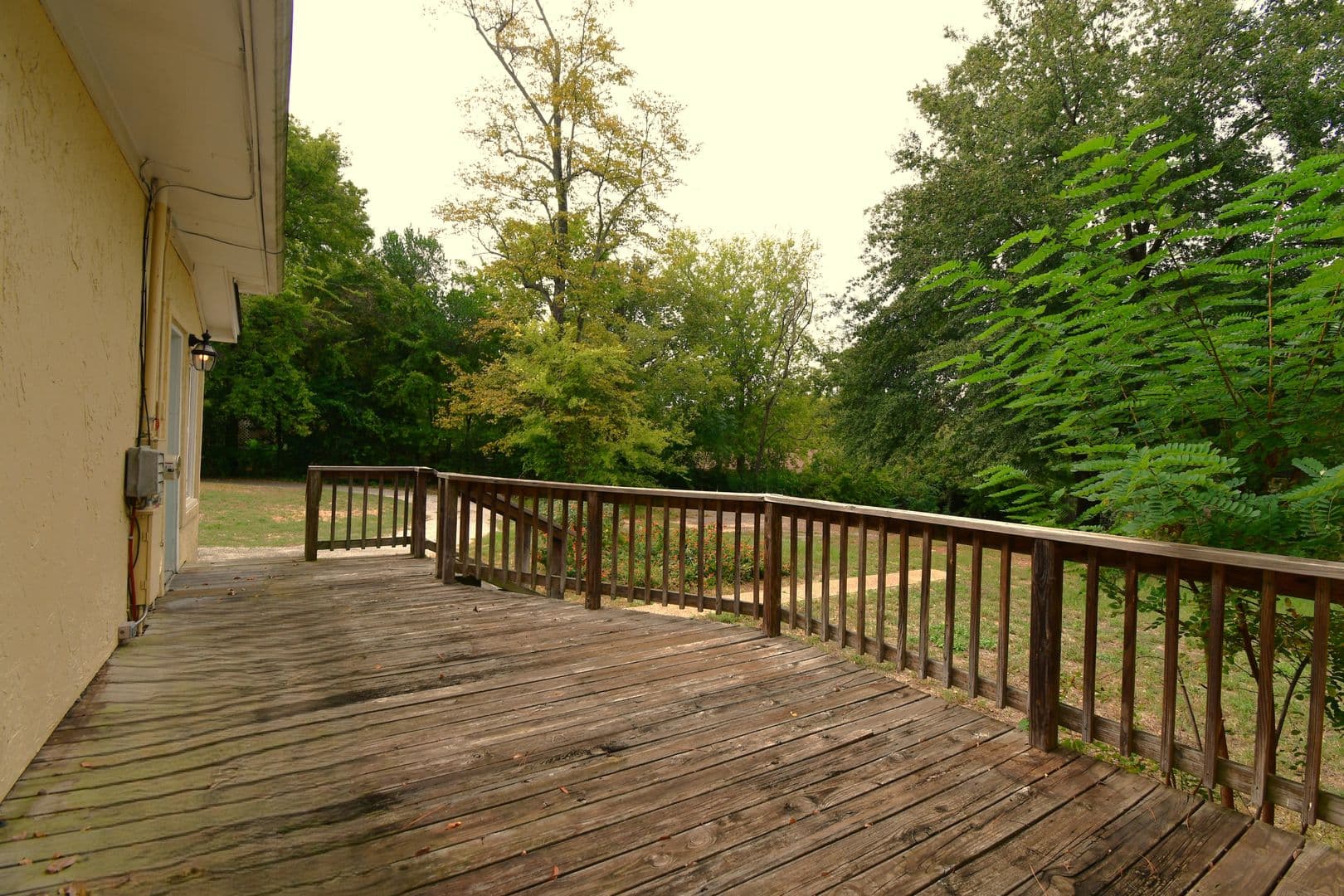 Tyler House: 600 E Frazier St