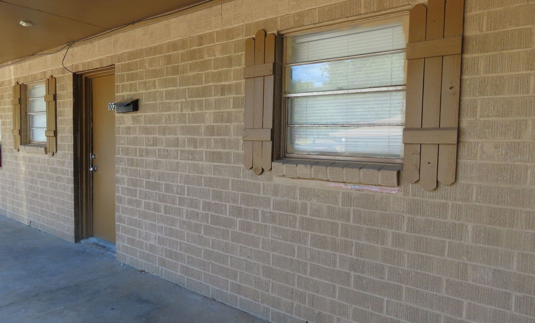 Tyler House: 1629 W Mims Unit 102