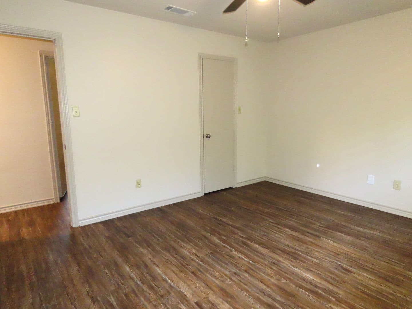 Whitehouse House: 10110 Wooded Way