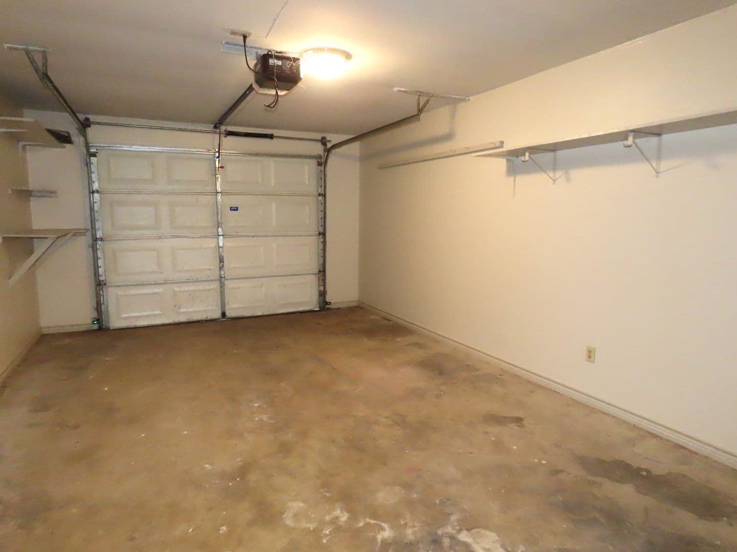 Whitehouse House: 10110 Wooded Way
